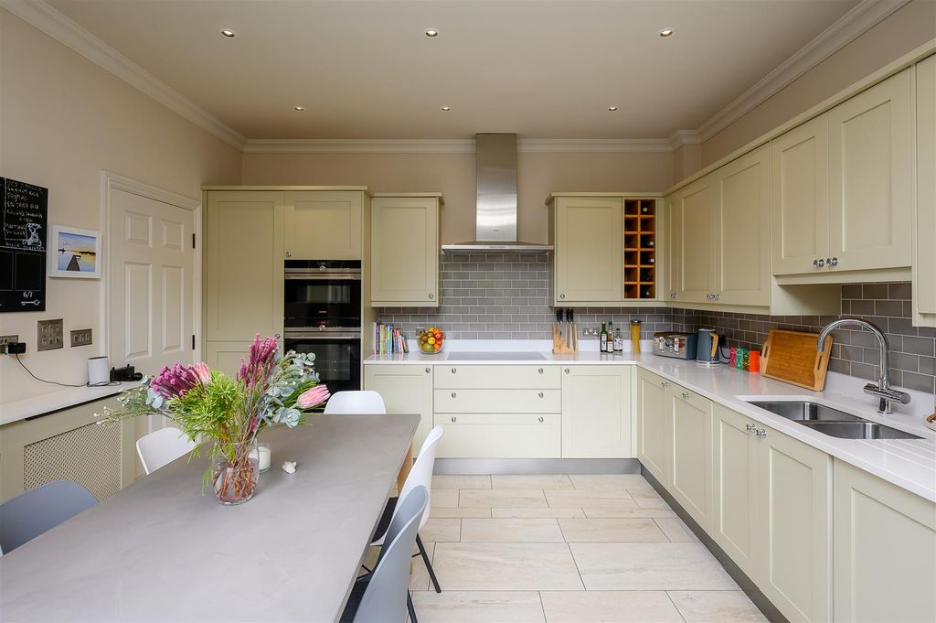 Property photo 2 of 15 Kitchen