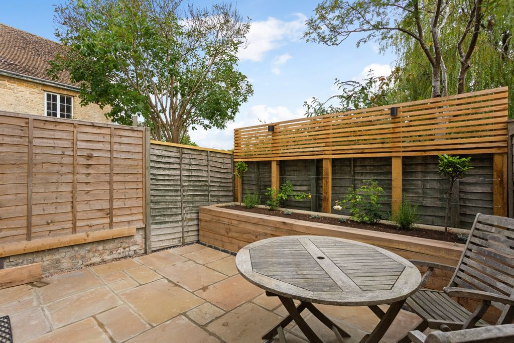 Property photo 3 of 25 Olde Saddlers Cot...