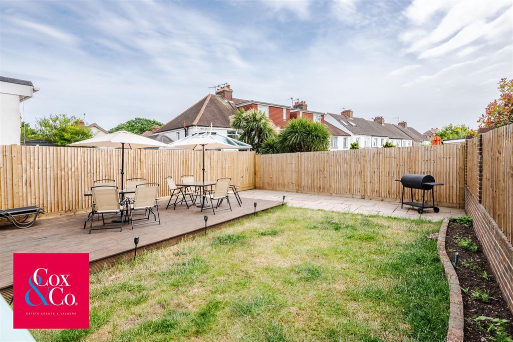 Property photo 3 of 16 81O_4064.Jpg