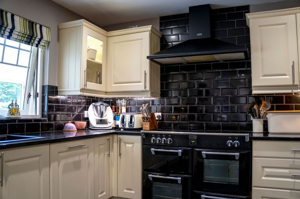 Additional image 13 of 5 bed detached house for sale7 Finlayson Lane, Carnwath, Lanark ML11