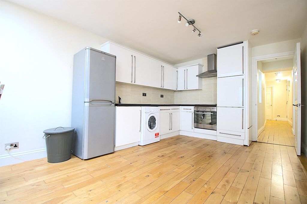 Property photo 3 of 7 Kitchen Pic 1.Jpg
