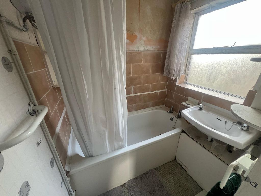 Property photo 2 of 12