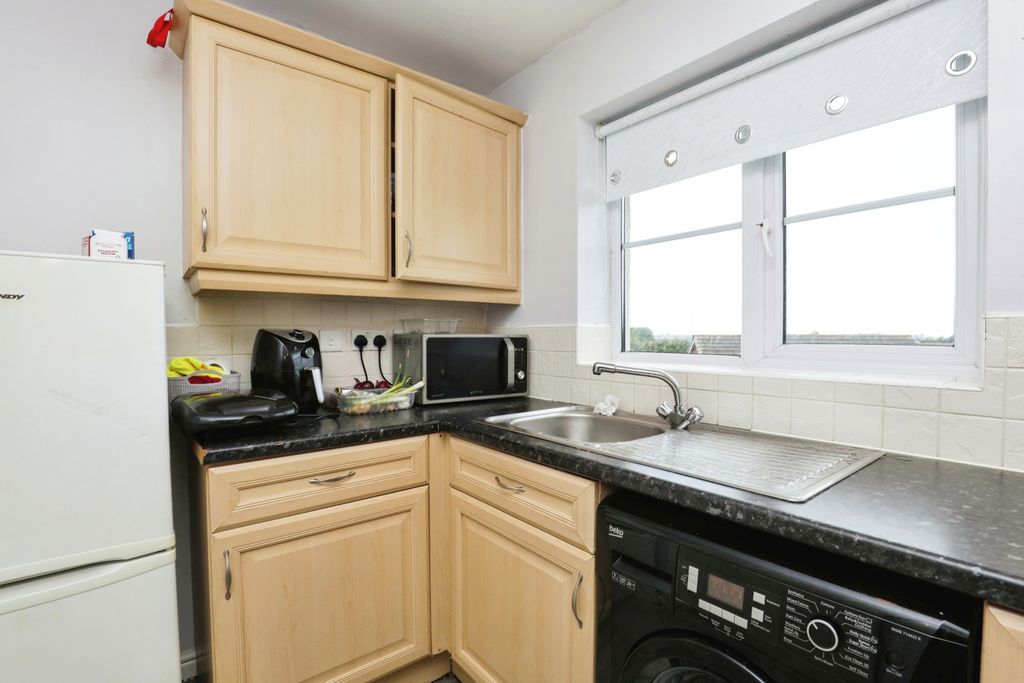 Property photo 3 of 13