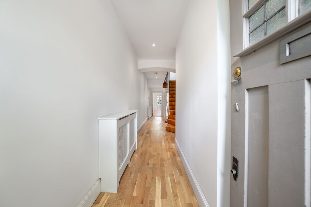 Property photo 3 of 22 Hallway 