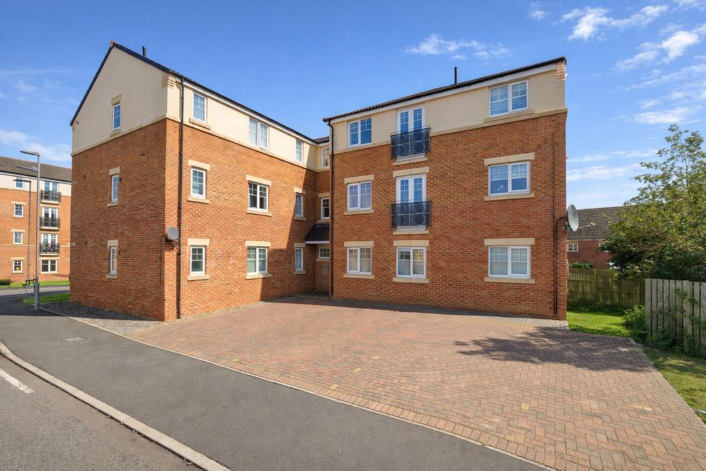 Property photo 1 of 8