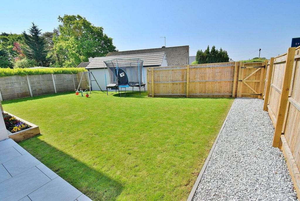 Property photo 3 of 27