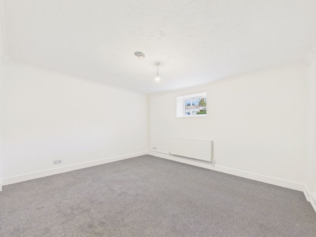 Property photo 2 of 8 Living Room