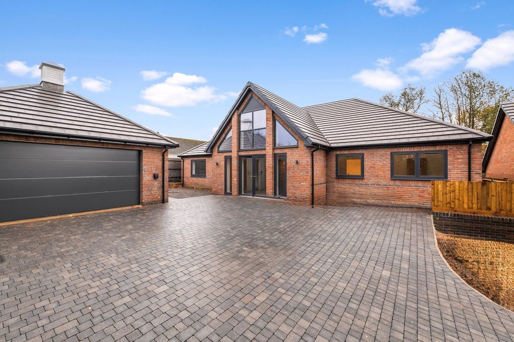 Property photo 1 of 26