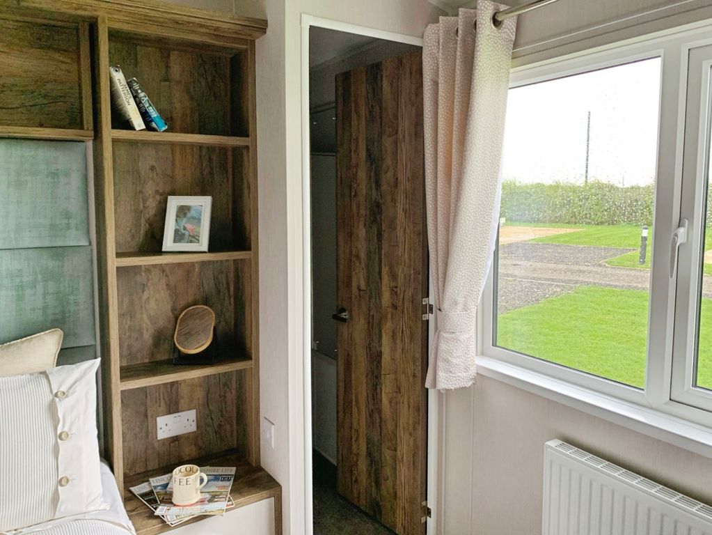 Property photo 2 of 14 4206812