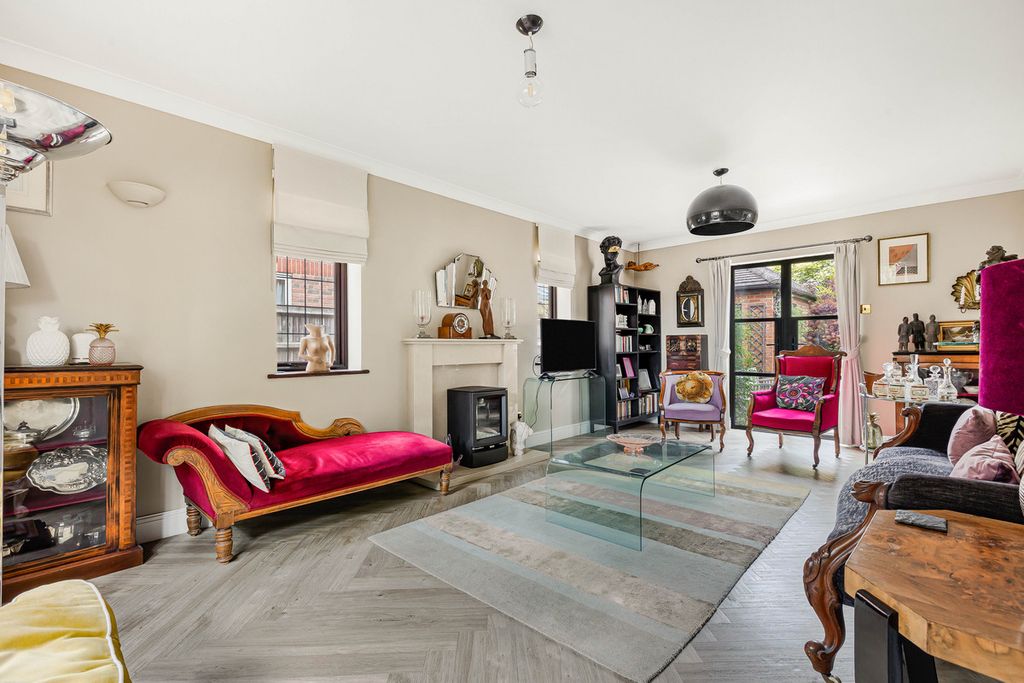 Property photo 2 of 44