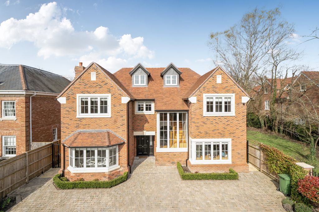 Property photo 1 of 23