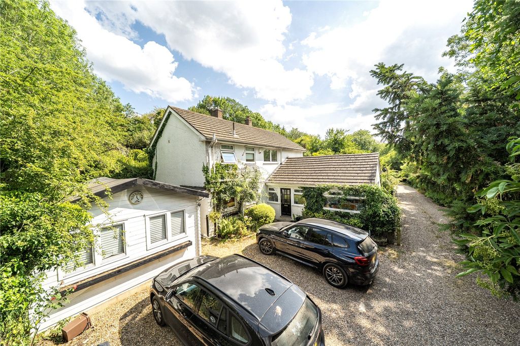 Property photo 1 of 17 External