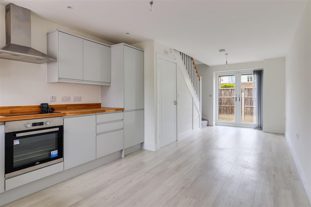 Property photo 2 of 14 Img (5).Jpg