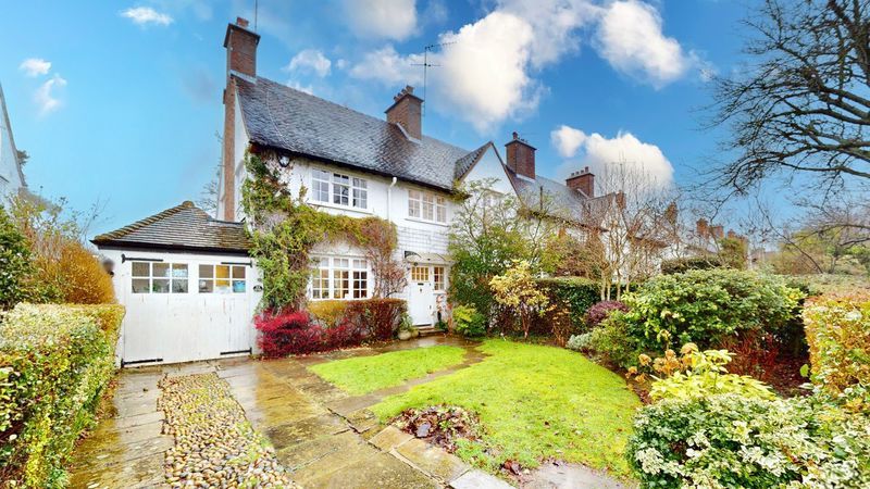 Property photo 1 of 11 Photo 4