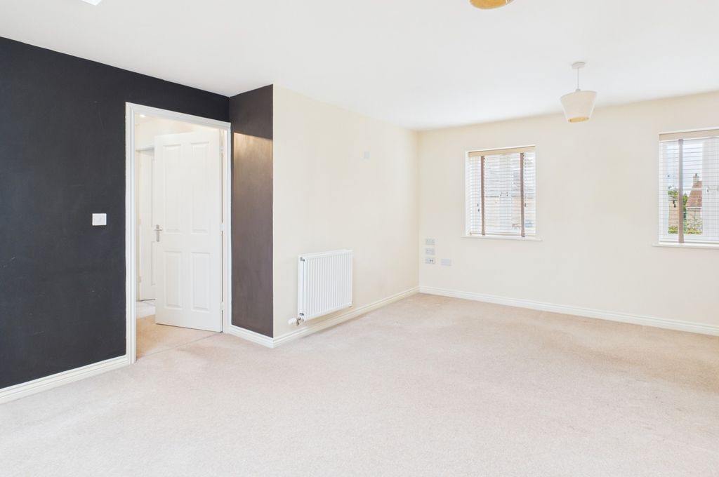 Property photo 3 of 10 Cam02545G0-Pr0507-Still005