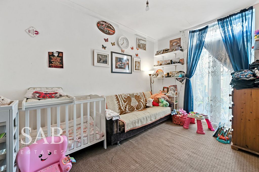 Property photo 3 of 12