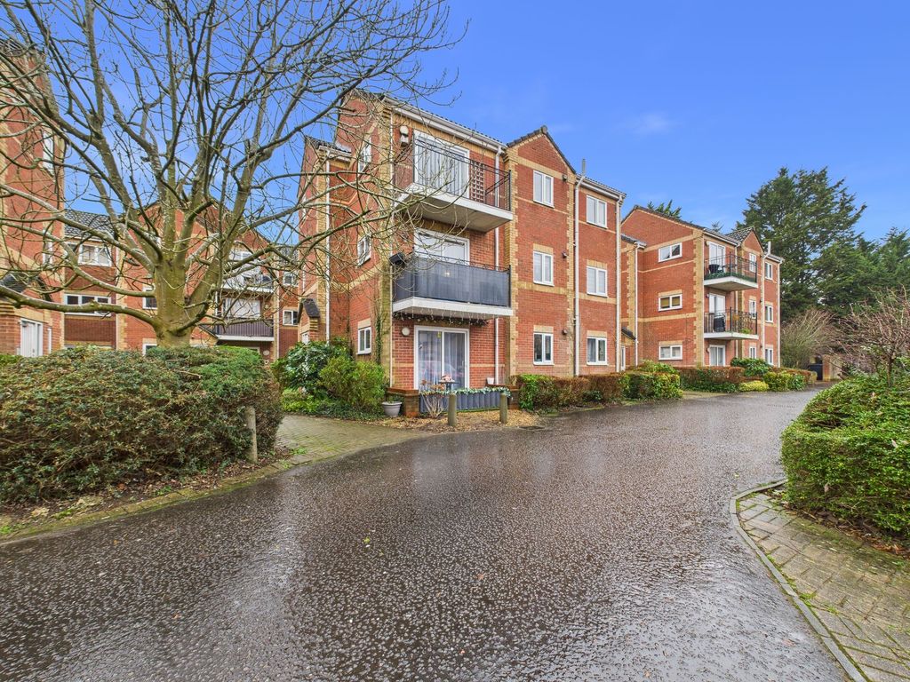 Property photo 1 of 17