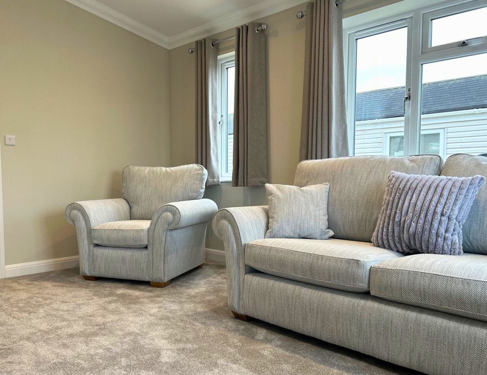 Property photo 3 of 32