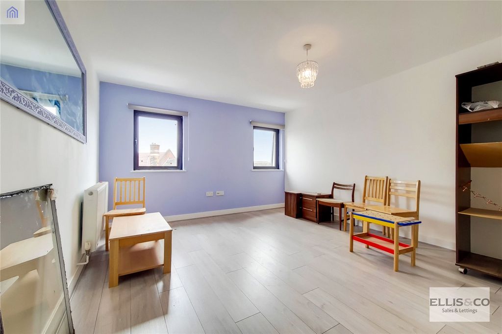 Property photo 2 of 13 Picture No. 04