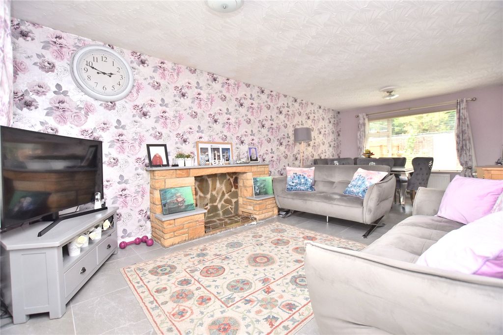 Property photo 2 of 16 Picture No. 17