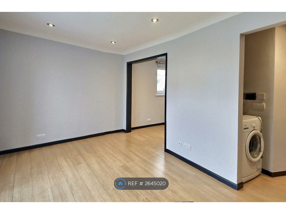 Property photo 1 of 6 Main Room