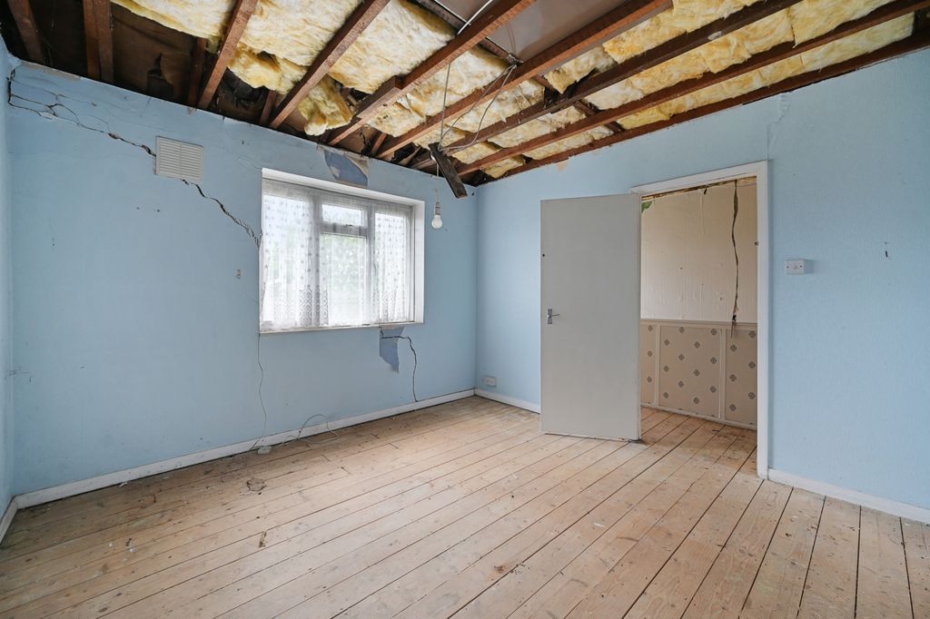 Property photo 3 of 12 Gallery