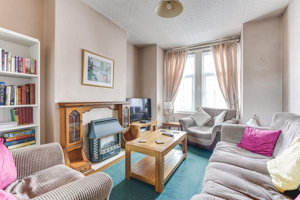 Property photo 3 of 20 Living Room