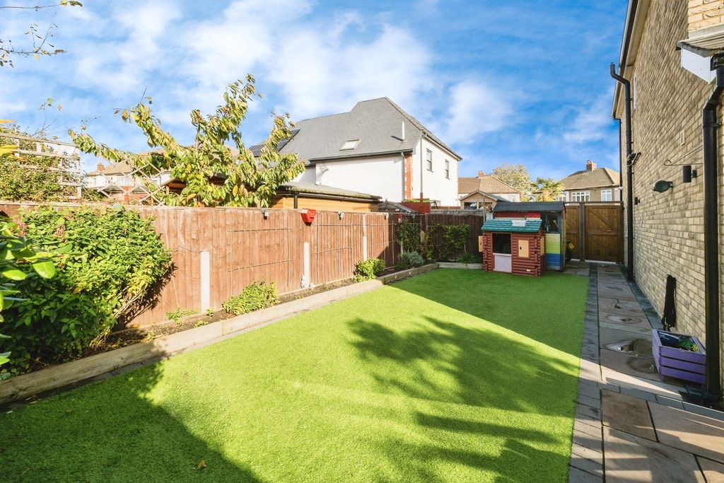 Property photo 2 of 33 Photo