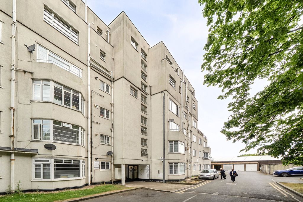 Property photo 1 of 13 1-69Fd04287Dede-1...