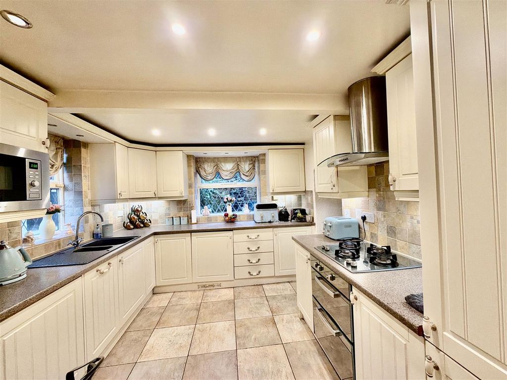 Property photo 2 of 19 Dji_20251204_133133_438.Jpeg