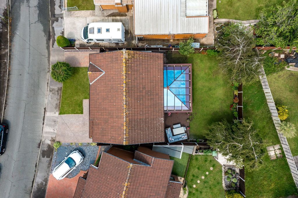 Property photo 2 of 43