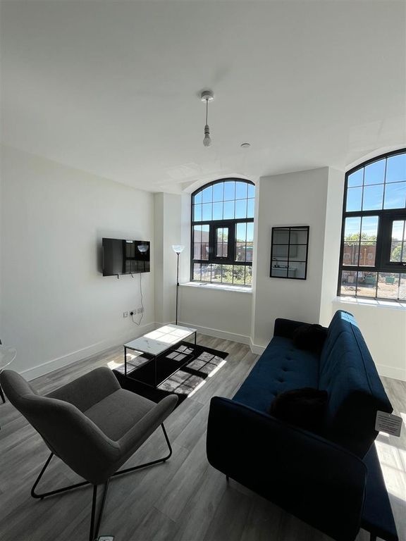 Property photo 2 of 8