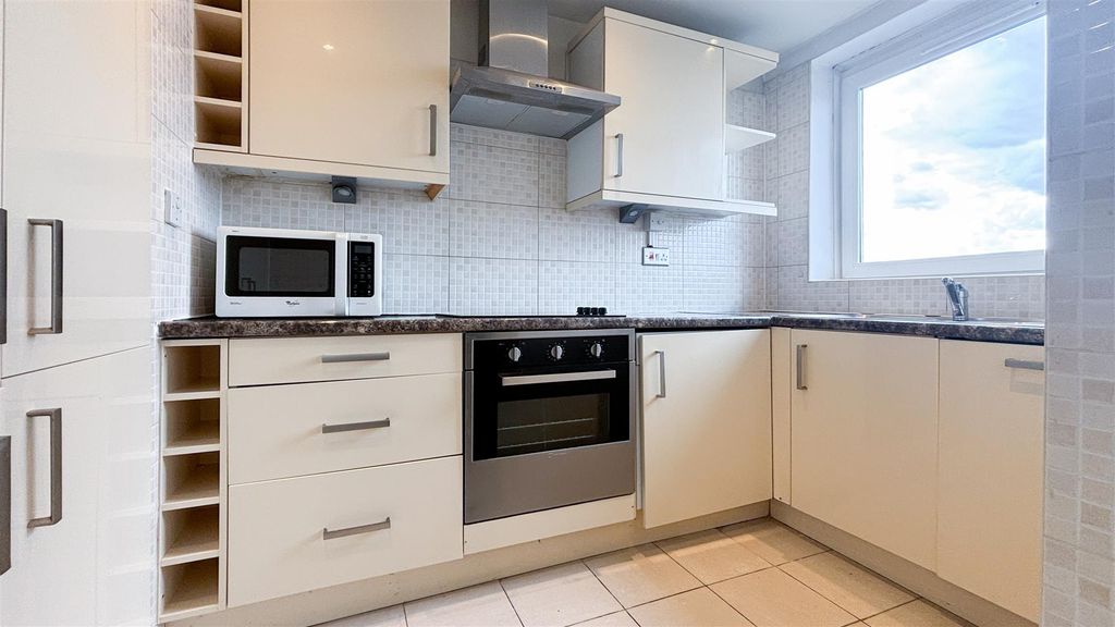 Property photo 3 of 6 Kitchen (1 Of 1).Jpg