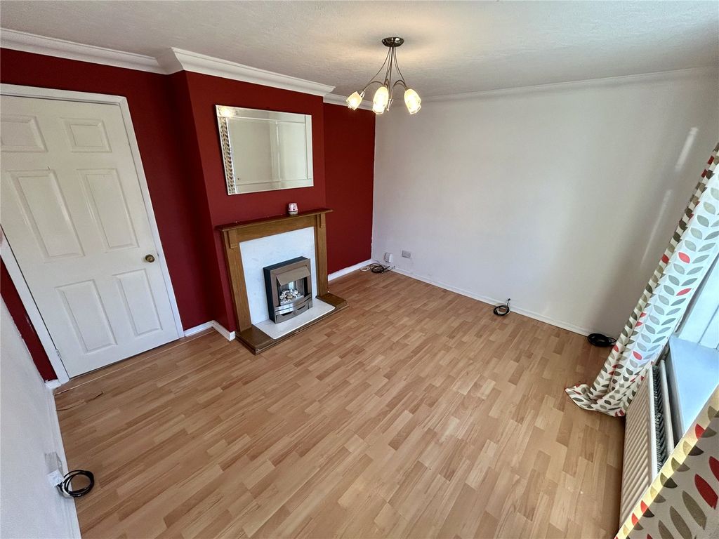 Property photo 2 of 20 Living Room