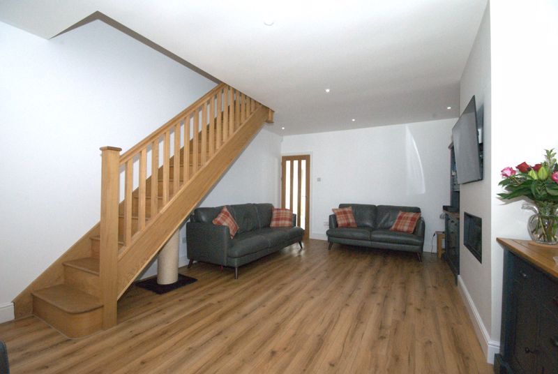 Property photo 3 of 17 Photo 12