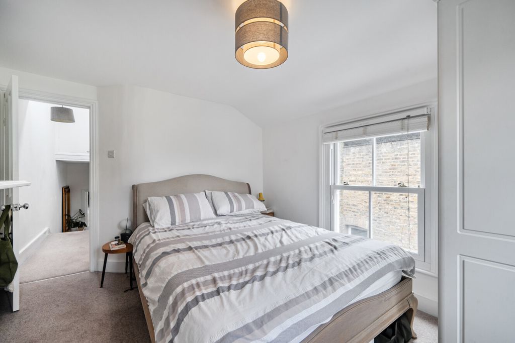 Property photo 3 of 13 1419662-12-699c3B...