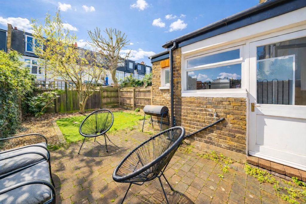 Property photo 3 of 11