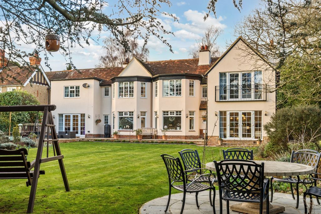 Property photo 2 of 26