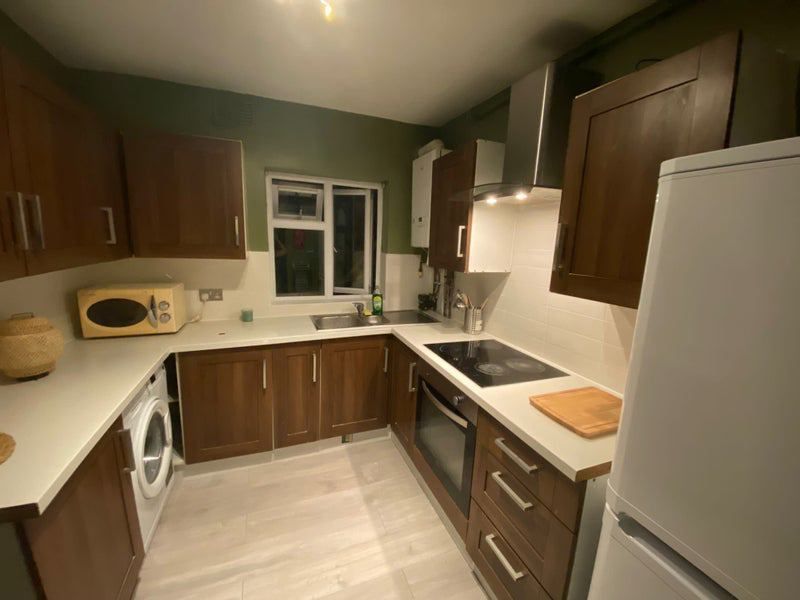 Property photo 3 of 8 Shared Kitchen
