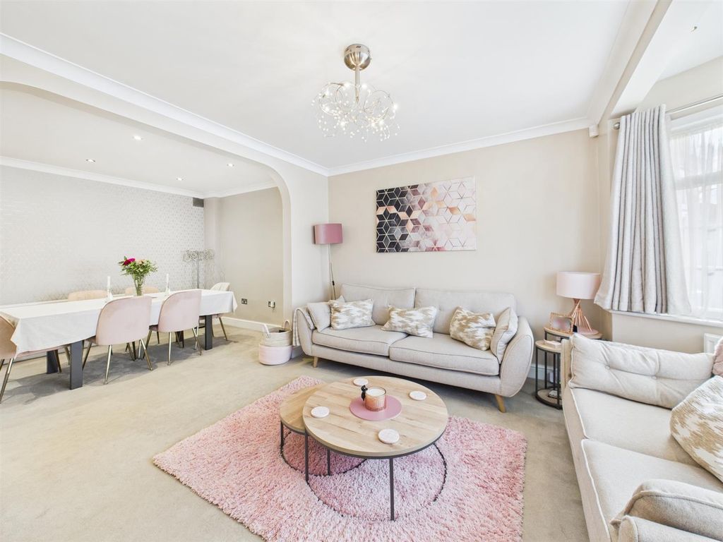 Property photo 2 of 15 Cam05080G0-Pr0259-Still012.Jpg