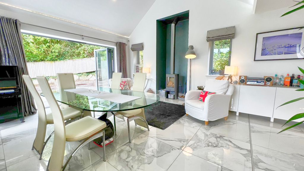 Property photo 3 of 38