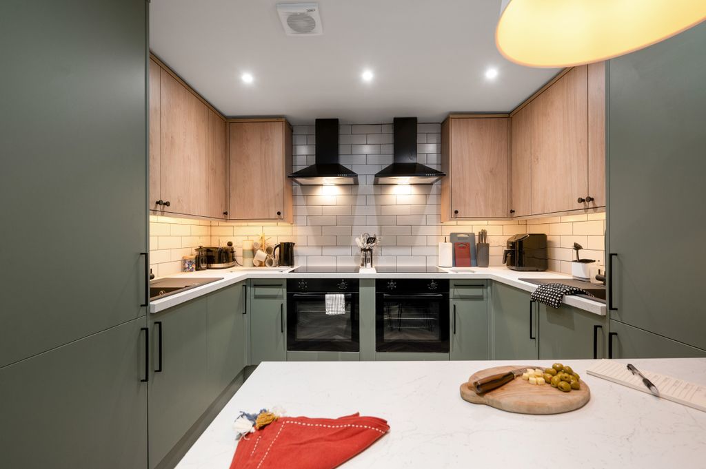 Property photo 2 of 20