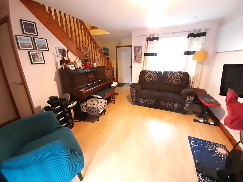 Property photo 3 of 10 Lounge