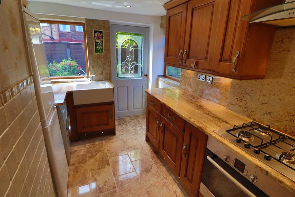 Property photo 3 of 15 Kitchen
