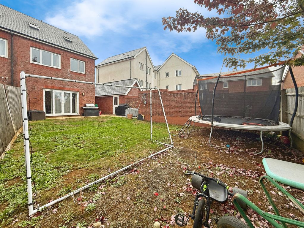 Property photo 3 of 10