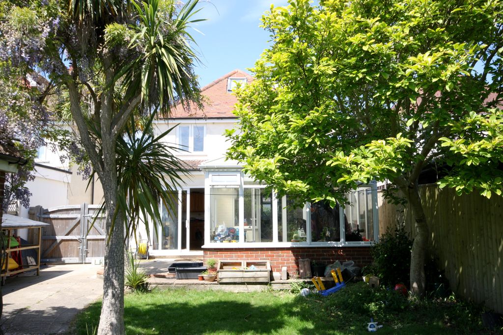 Property photo 2 of 21