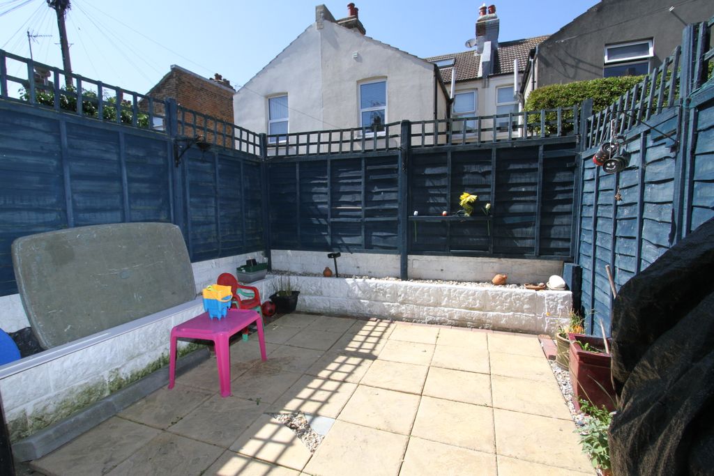 Property photo 2 of 9