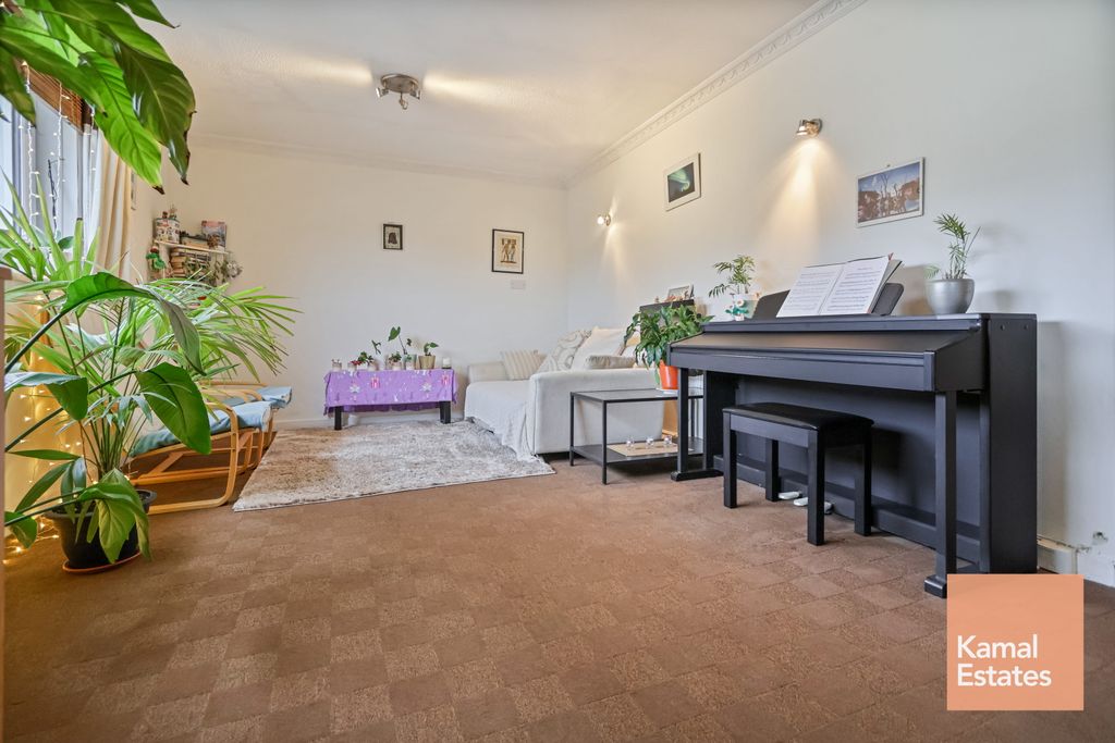 Property photo 2 of 21