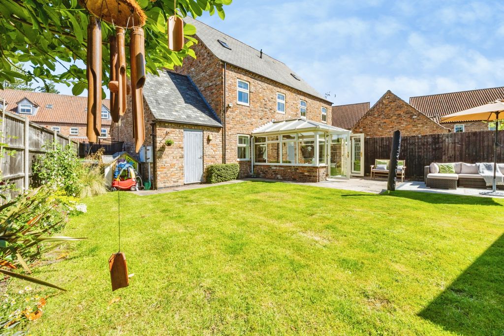 Additional image 17 of 4 bed semi-detached house for saleHodson Close, Skellingthorpe LN6