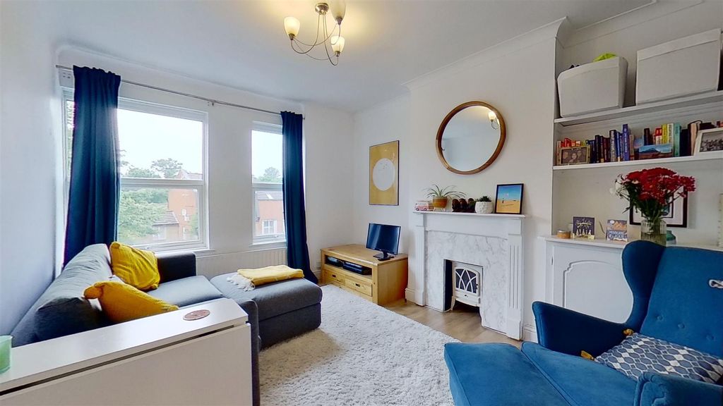 Property photo 1 of 9 Garratt-Lane-Earlsfield-Sw18-05202022_161742.Jpg